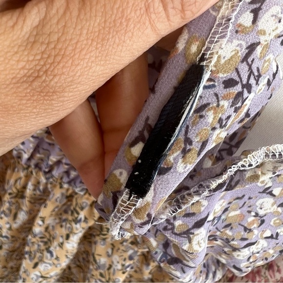 Buckle Floral Chiffon Keyhole Top Size Medium - Picture 13 of 13